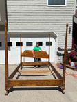 Queen 4 poster bed frame<br/>Beautiful queen size 4 poster bed frame