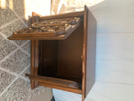 Side table<br/>Broyhill Side Table