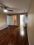 Carbondale<br/>Bright clean top floor condo