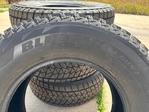 Bridgestone Blizzak DM-V2 Winter Tires 265/65R17 112R Winter Tires